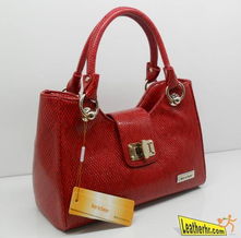 魅丽姿经典女包 招商导航下皮具产品的优雅呈现